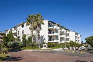 Riviera Apartments, Chiswick